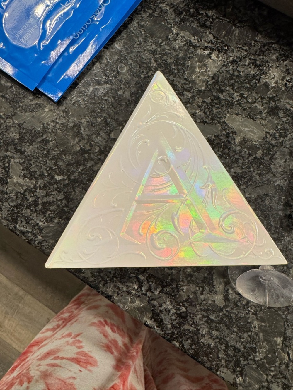 Kat Von D Iridescent Pearl Holographic Triangle Palette